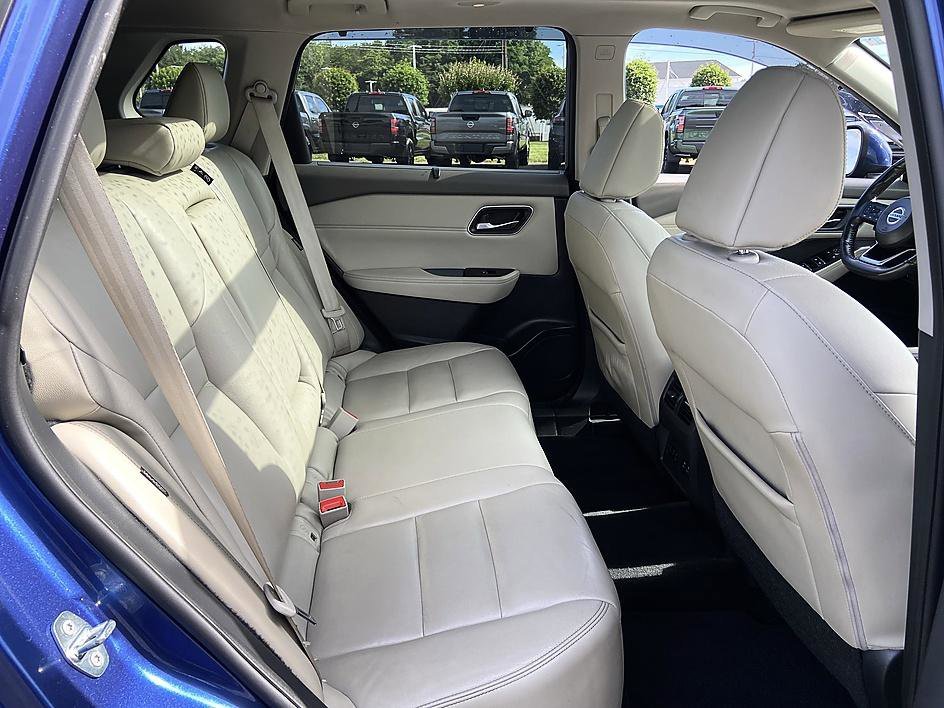 Used 2021 Caspian Blue Metallic Nissan SL image 17