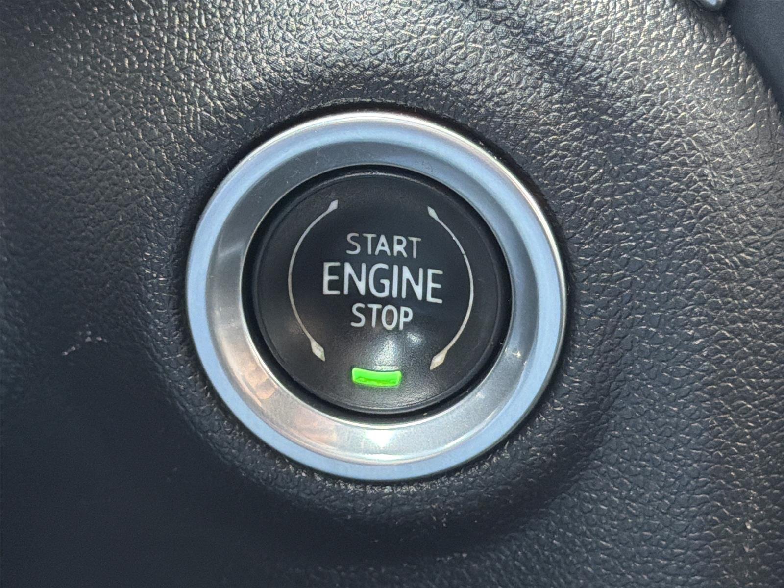 Used 2020 Iridescent Pearl Tricoat Chevrolet LT image 6