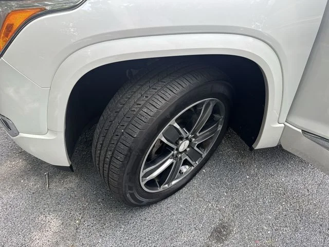Used 2018 White GMC Denali image 36