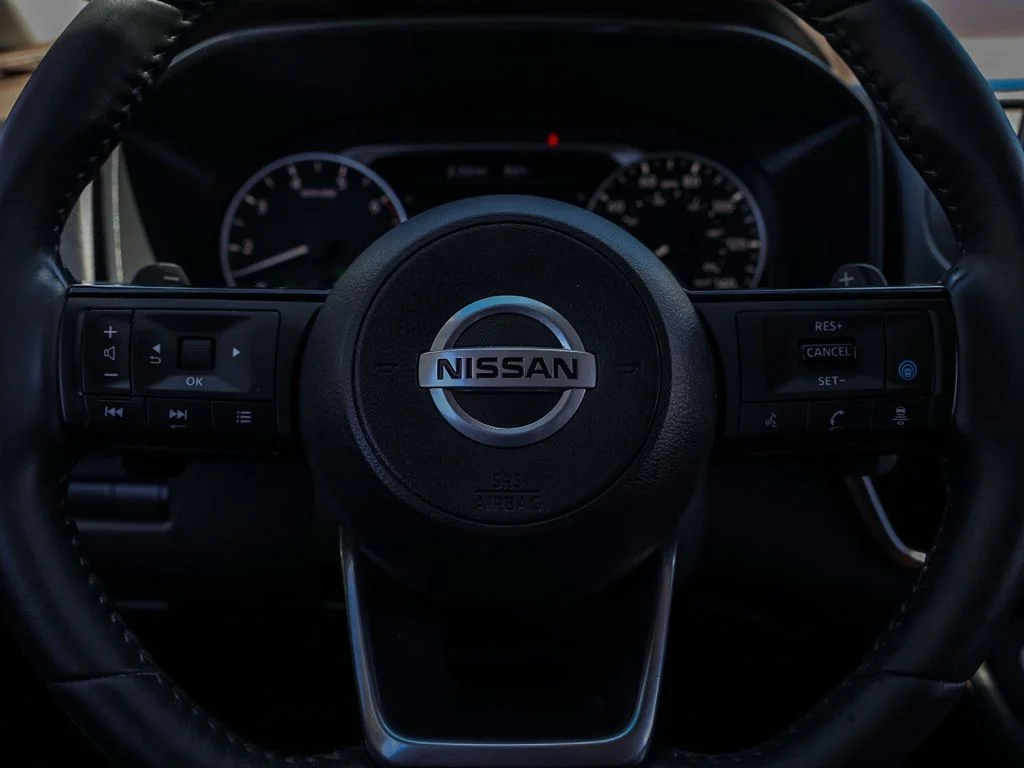 Used 2021 Blue Nissan SL image 22