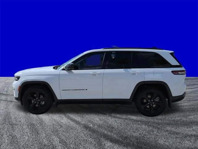 Certified Used 2023 Bright White Clearcoat Jeep Limited image 7