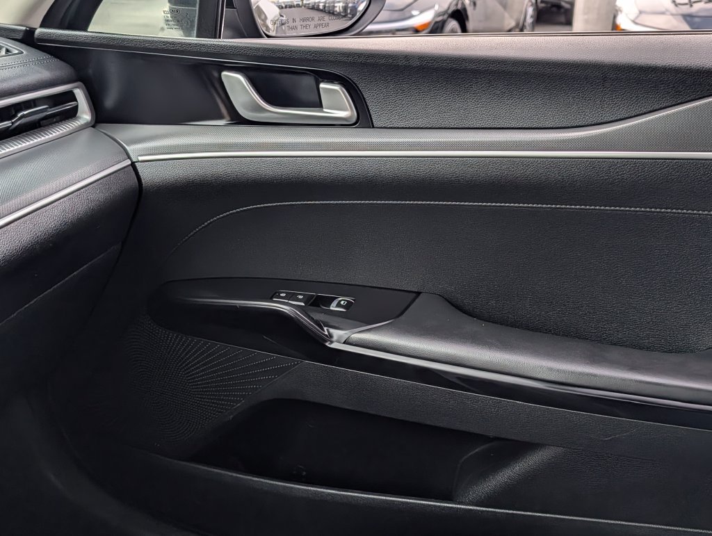 2021 Kia K5 LXS - Photo 21