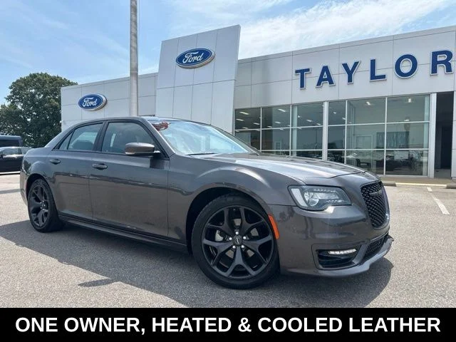 2023 Chrysler 300