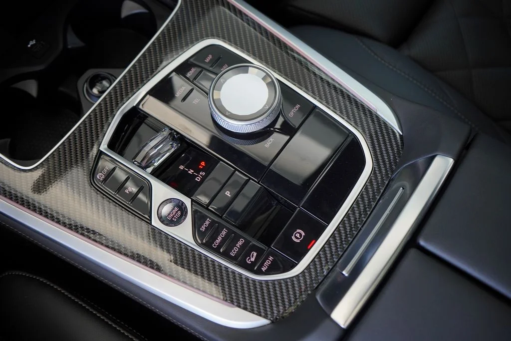 Used 2026 Black BMW M60i image 19