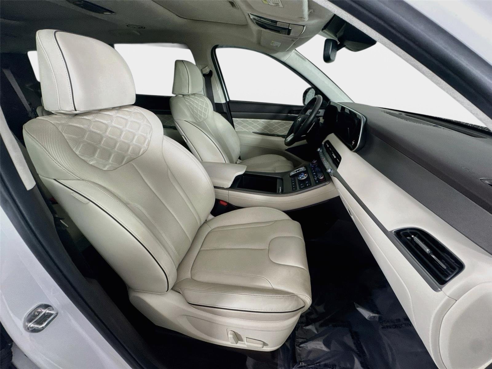Used 2021 Hyper White Hyundai Calligraphy image 30