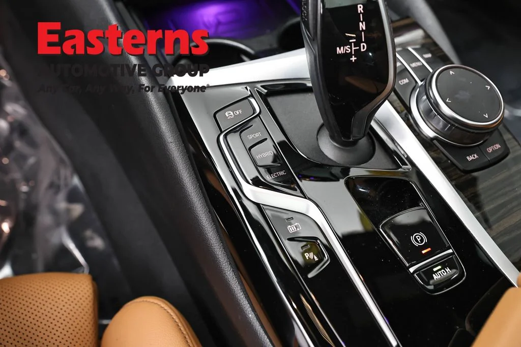 Used 2023 White BMW 530e iPerformance image 22