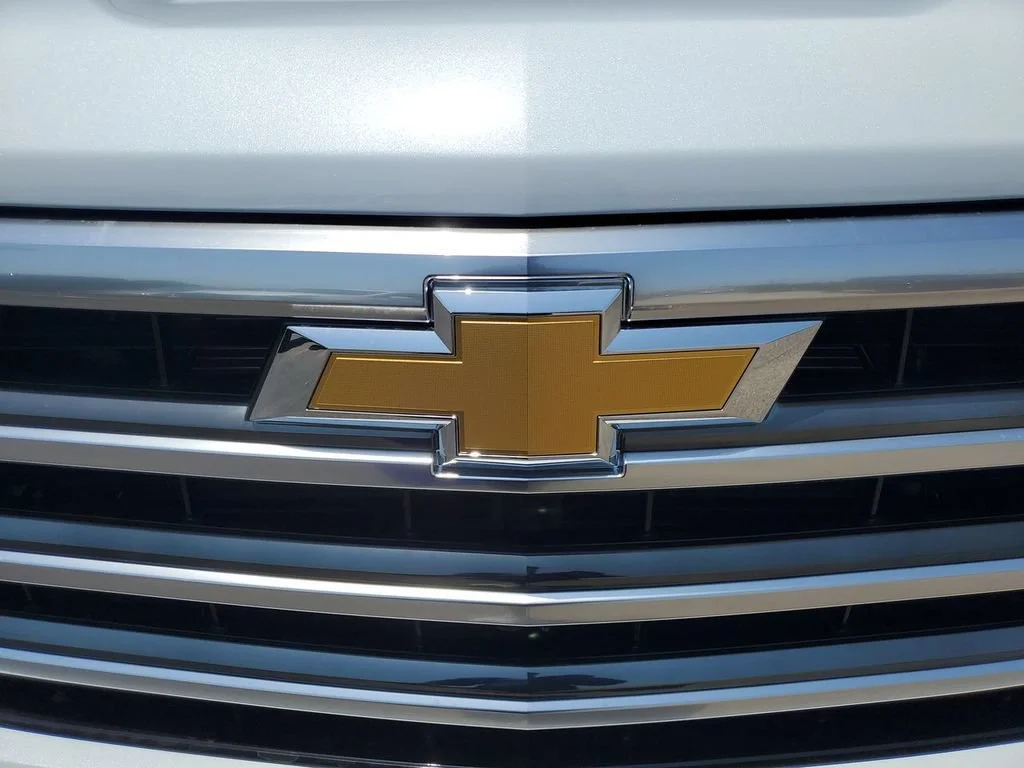 New 2026 Polar White Tricoat Chevrolet High Country image 37