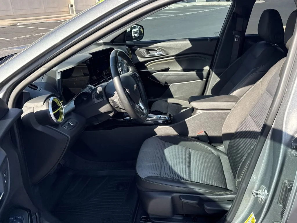Used 2025 Gray Chevrolet LT image 10