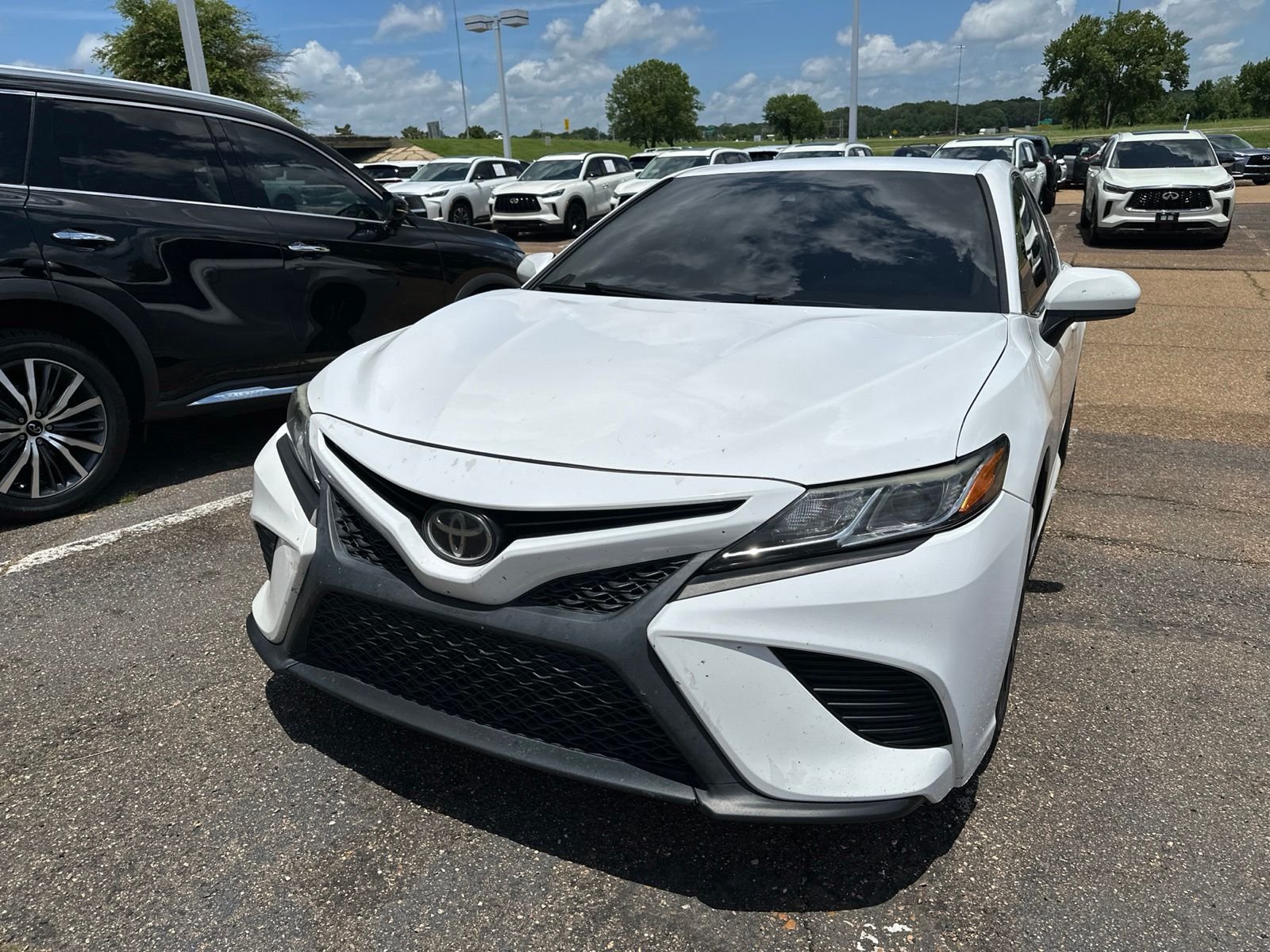Used 2019 Toyota Camry SE with VIN 4T1B11HK3KU780634 for sale in Jackson, MS