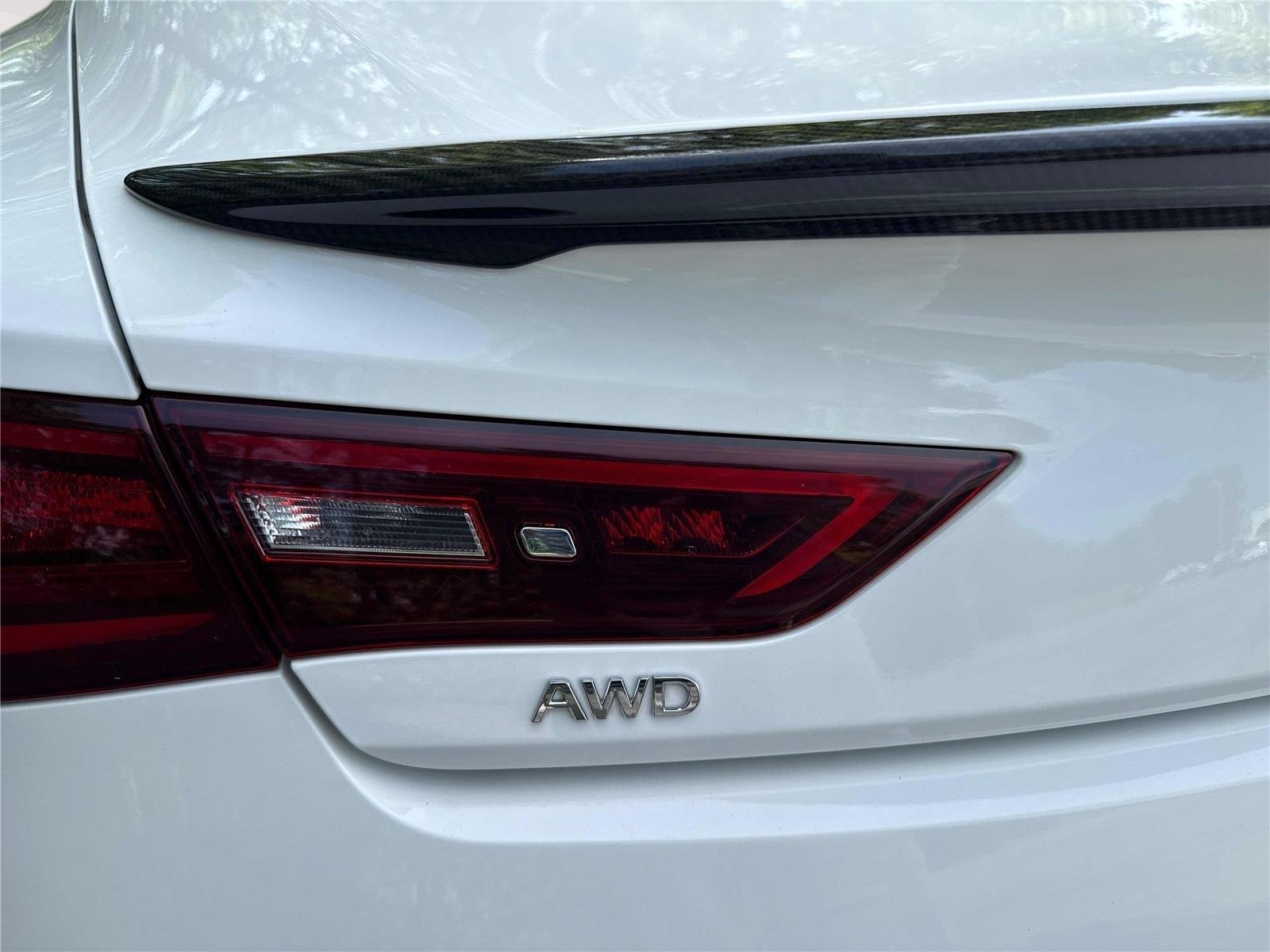 Used 2022 Pure White INFINITI LUXE image 31