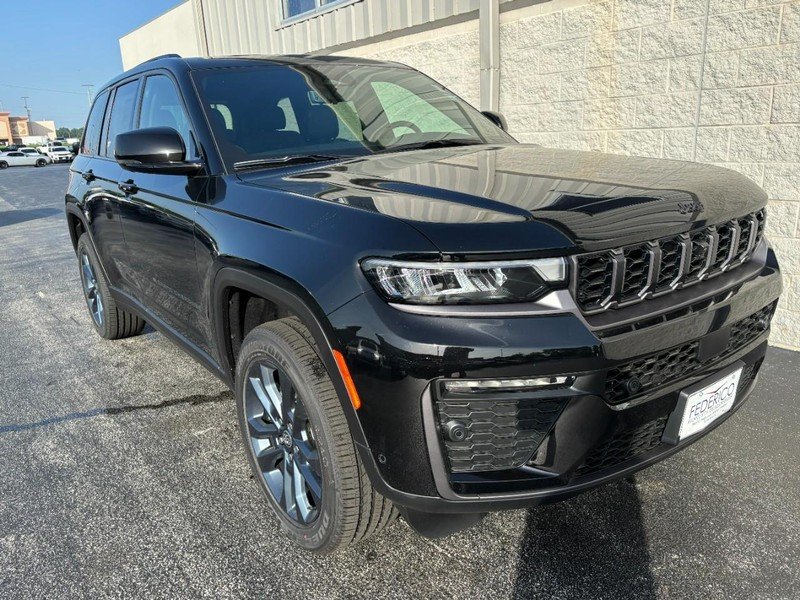 New 2026 Diamond Black Crystal Pearl-Coat Exterior Paint Jeep 85th Anniversary Edition 4x4 image 2