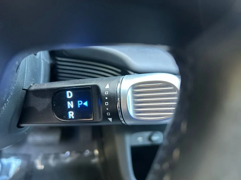Used 2023 Gold Hyundai SEL image 19