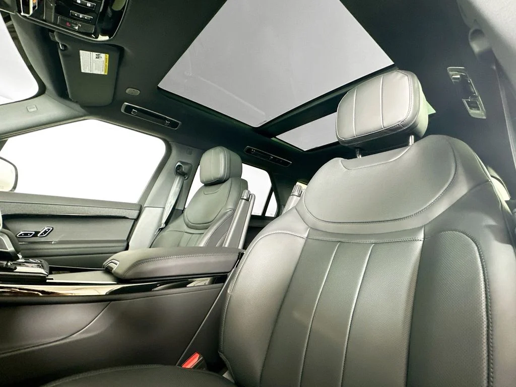 2025 Land Rover Range Rover Sport SE - Photo 16