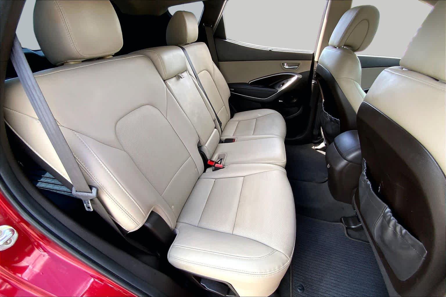 Used 2017 Serrano Red Hyundai 2.4L image 19