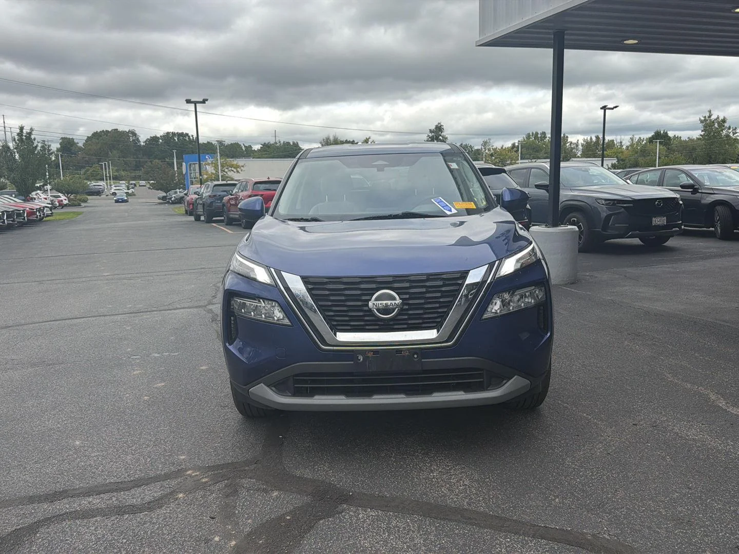 Used 2021 Caspian Blue Metallic Nissan SV image 2