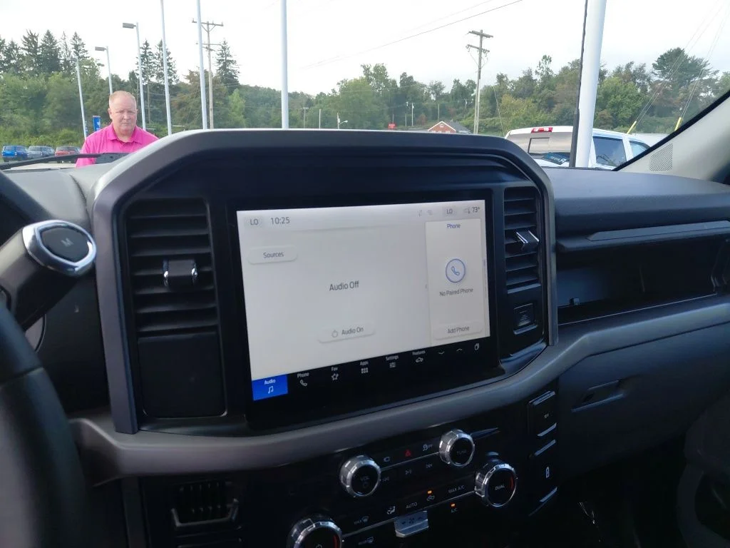 Used 2025 Silver Ford XLT image 25