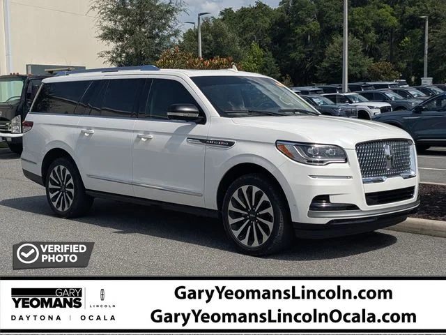 Used 2023 White Metallic Lincoln Reserve image 1