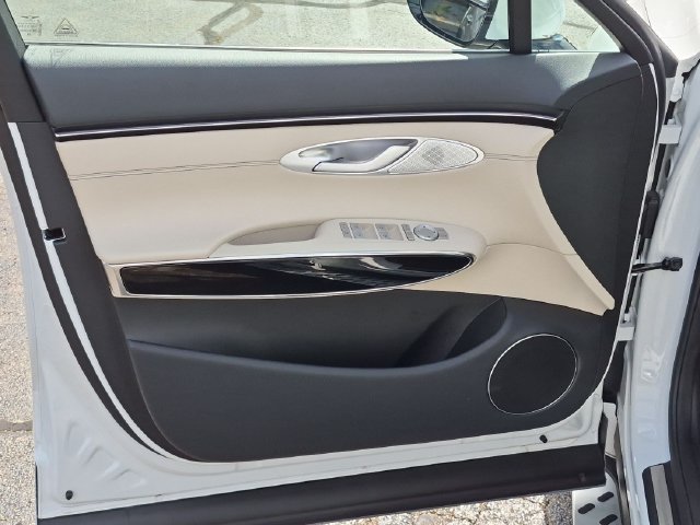 2026 GENESIS GV70 Standard - Photo 13