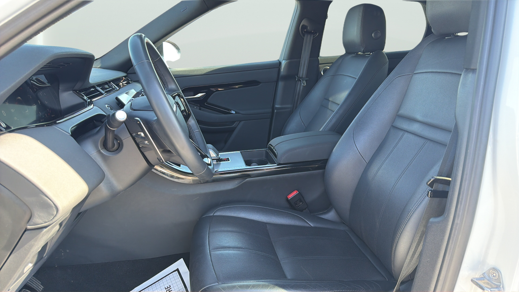Used 2024  Land Rover S image 17