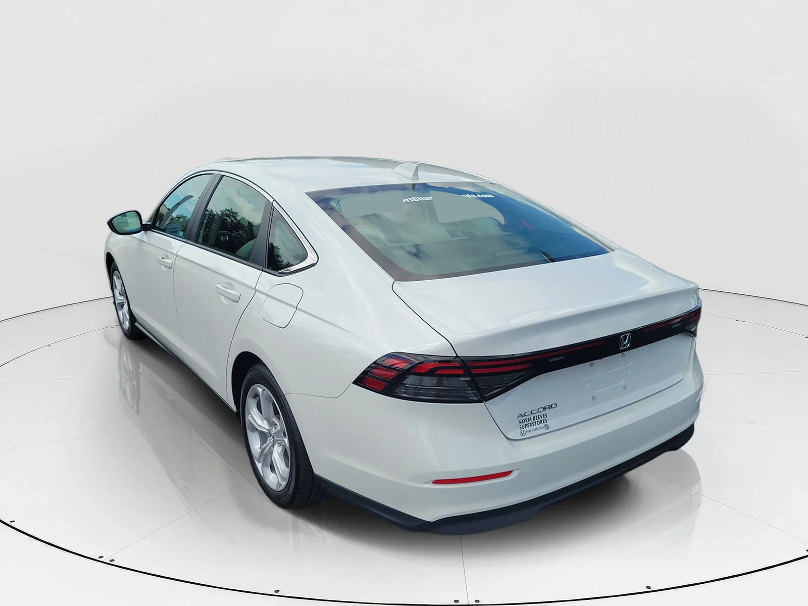 Certified Used 2025 Platinum White Pearl Honda LX image 28