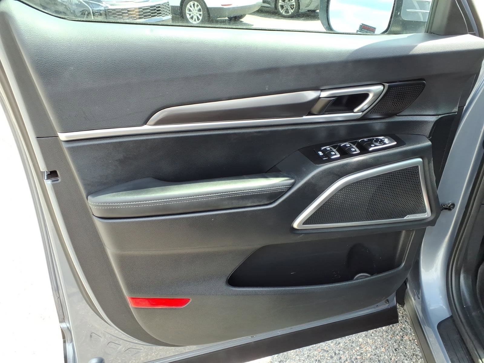 Used 2024 Everlasting Silver Kia S image 18