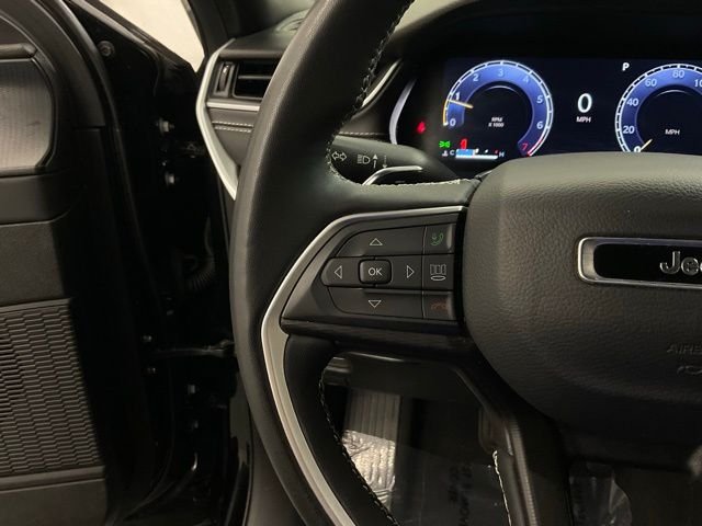 Used 2023 Black Jeep Altitude image 12
