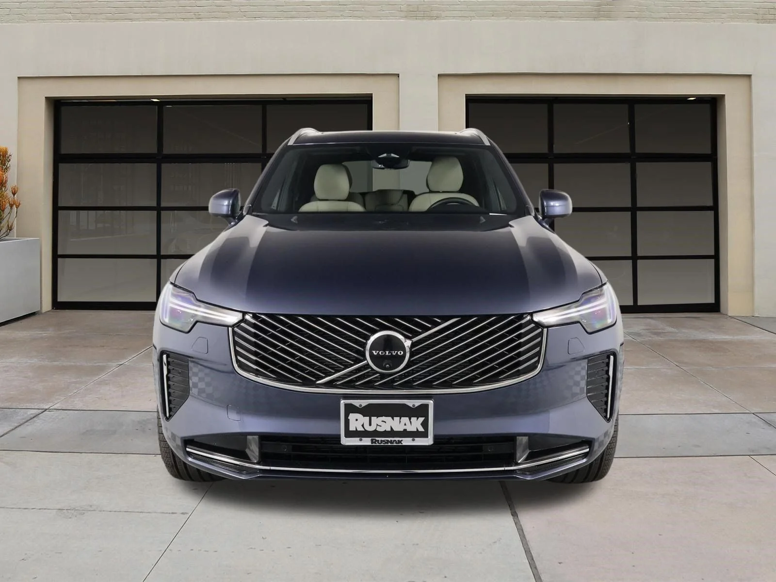 2026 Volvo XC90 Plus - Photo 6