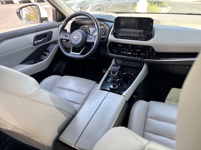 Used 2023 White Nissan SL image 25