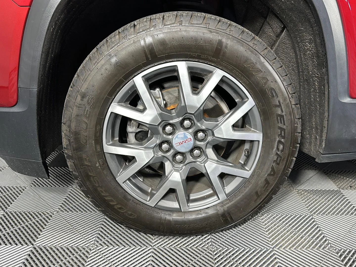 Used 2021 Cayenne Red Tintcoat GMC SLE image 5