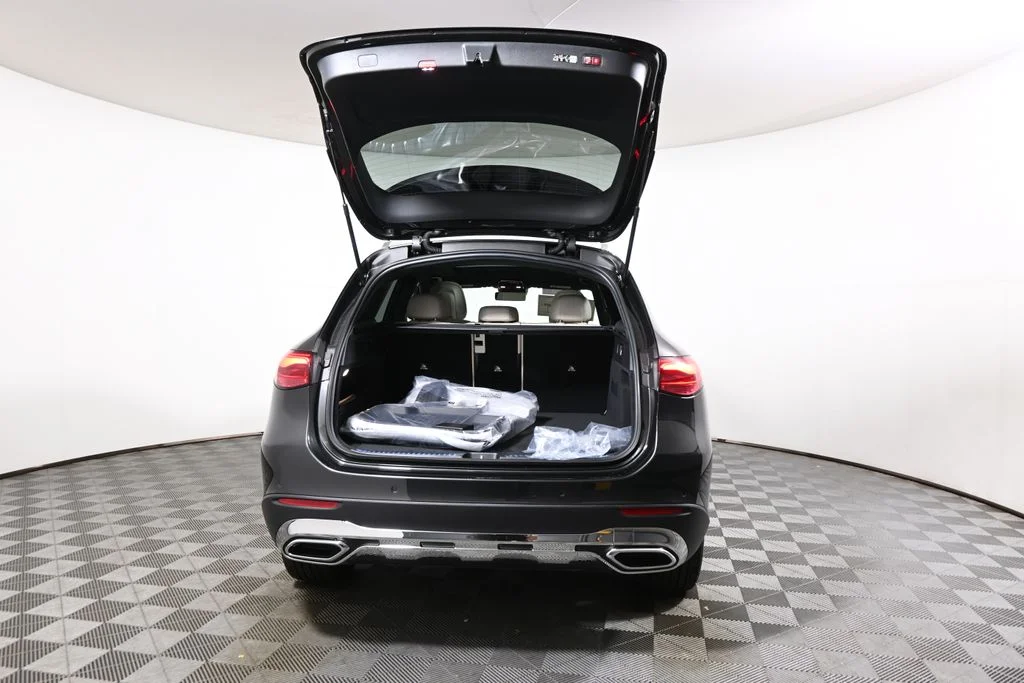 Used 2027 Gray Mercedes-Benz GLC 300 image 32