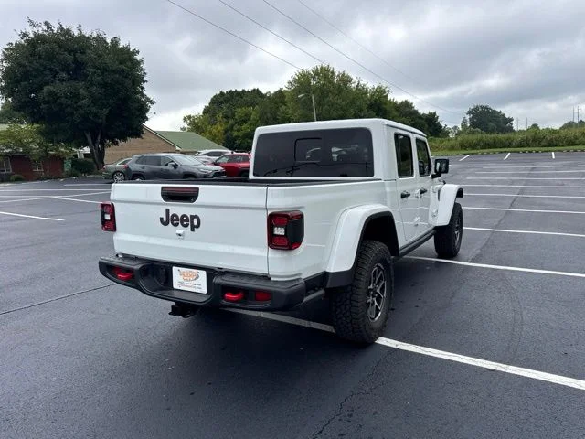 New 2026 Bright White Clear-Coat Exterior Paint Jeep Rubicon image 7