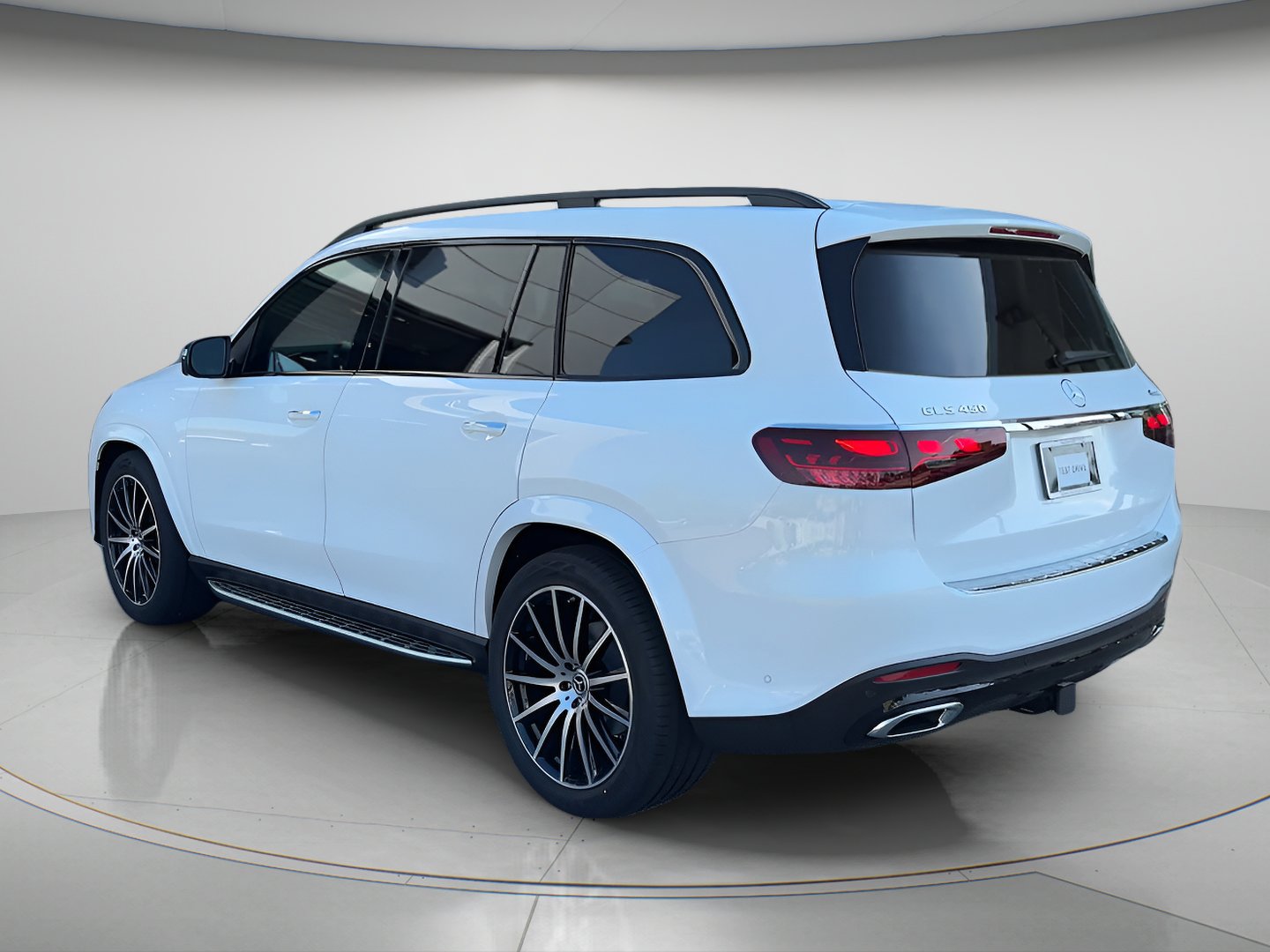Certified Used 2026 Polar White Mercedes-Benz GLS 450 image 3