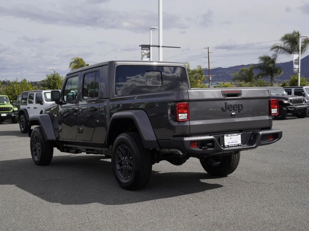 New 2026 Granite Crystal Metallic Clearcoat Jeep Sport S image 6