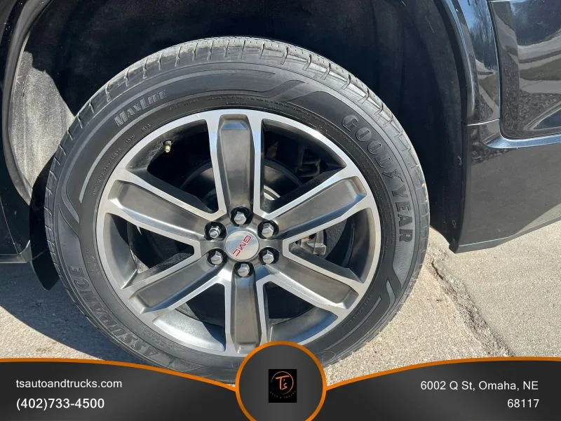 2018 GMC Acadia Denali - Photo 11