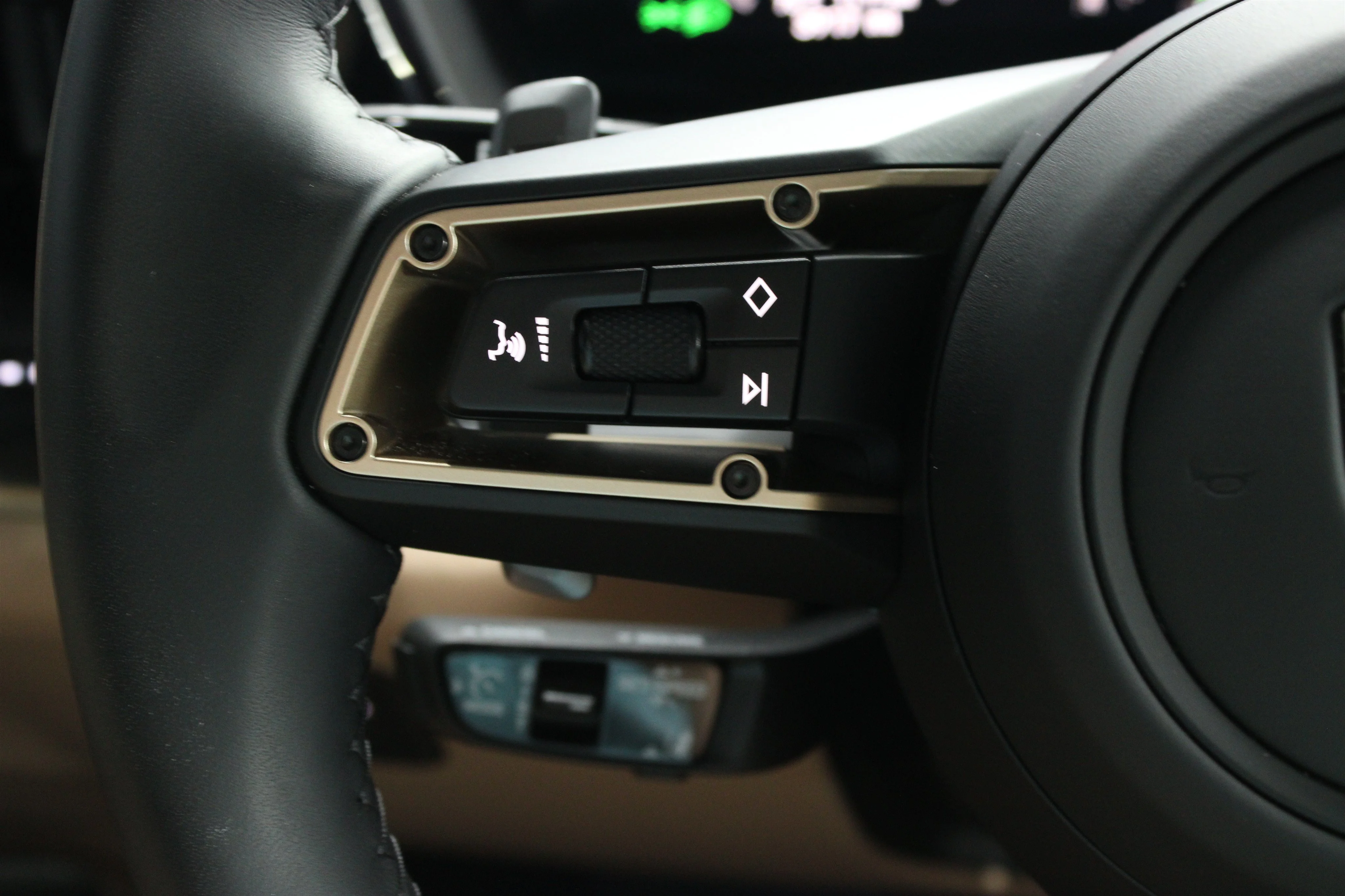 2025 Porsche Cayenne Coup Turbo E-Hybrid - Photo 11