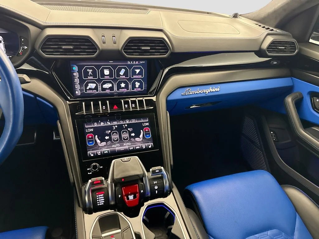 Used 2022 Black Lamborghini  image 25