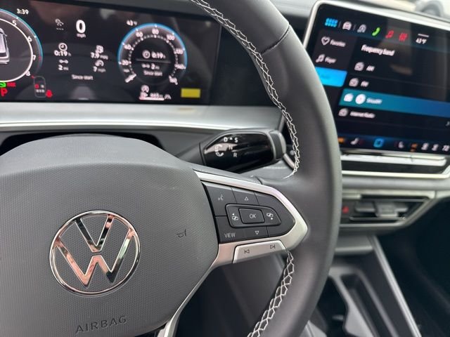 New 2026 Pure White Volkswagen 2.0T SE image 34