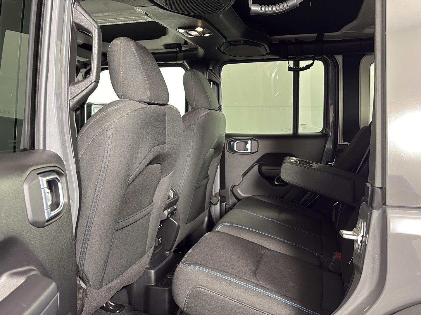 Used 2023 Sting-Gray Clearcoat Jeep Rubicon image 24