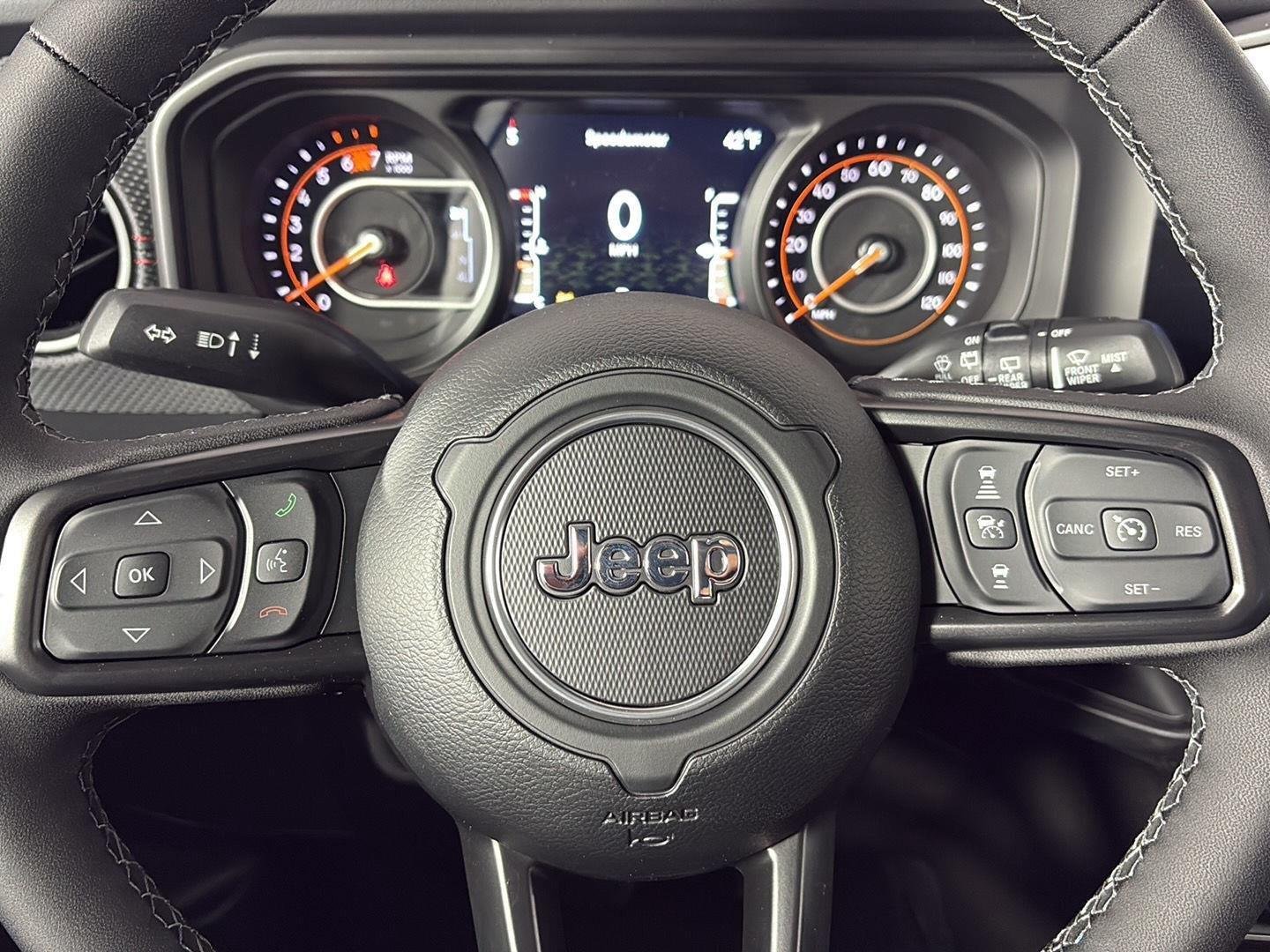 New 2026 Black Clear-Coat Exterior Paint Jeep Rubicon image 14