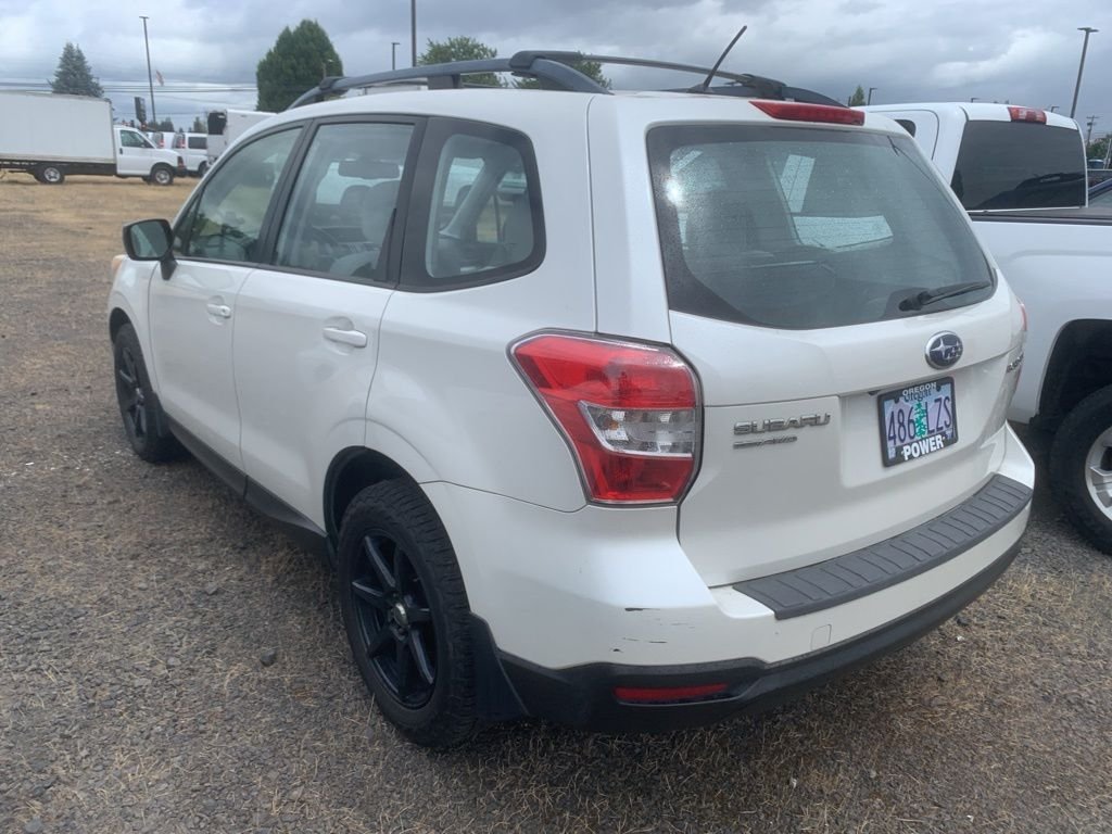Used 2015 Satin White Pearl Subaru 2.5i image 2