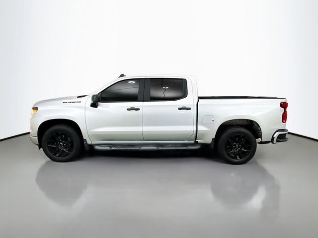 Used 2022 Silver Ice Metallic Chevrolet Custom image 4