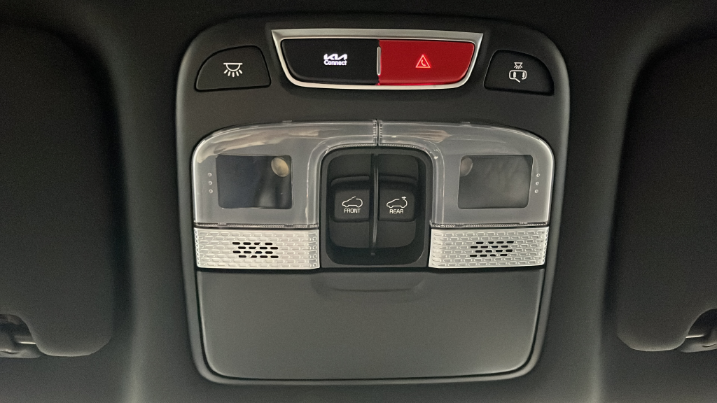 Used 2025 Glacial White Pearl Kia SX X-Line image 41