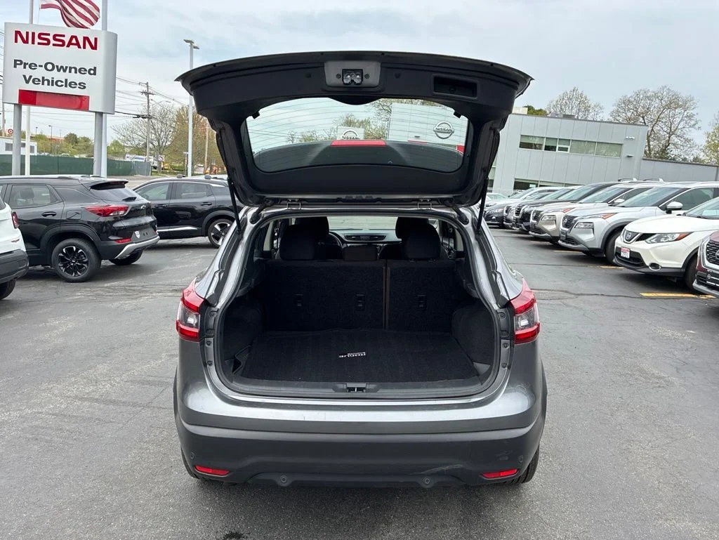 Used 2020 Gray Nissan S image 13