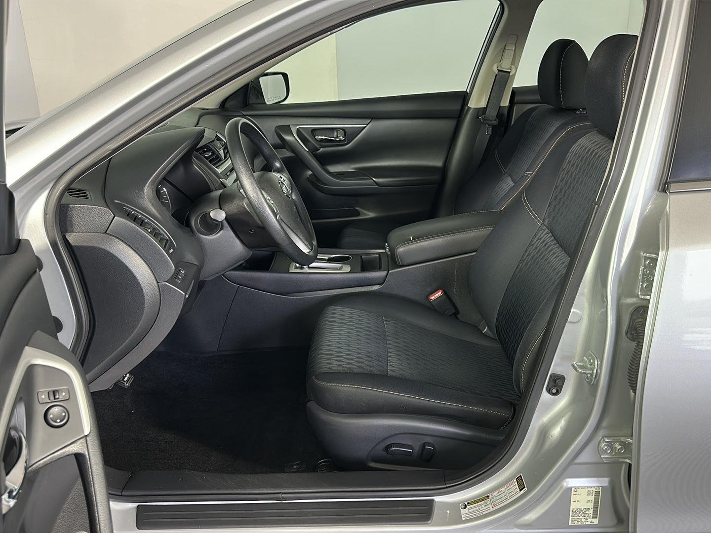 Used 2018 Brilliant Silver Nissan 2.5 S image 9