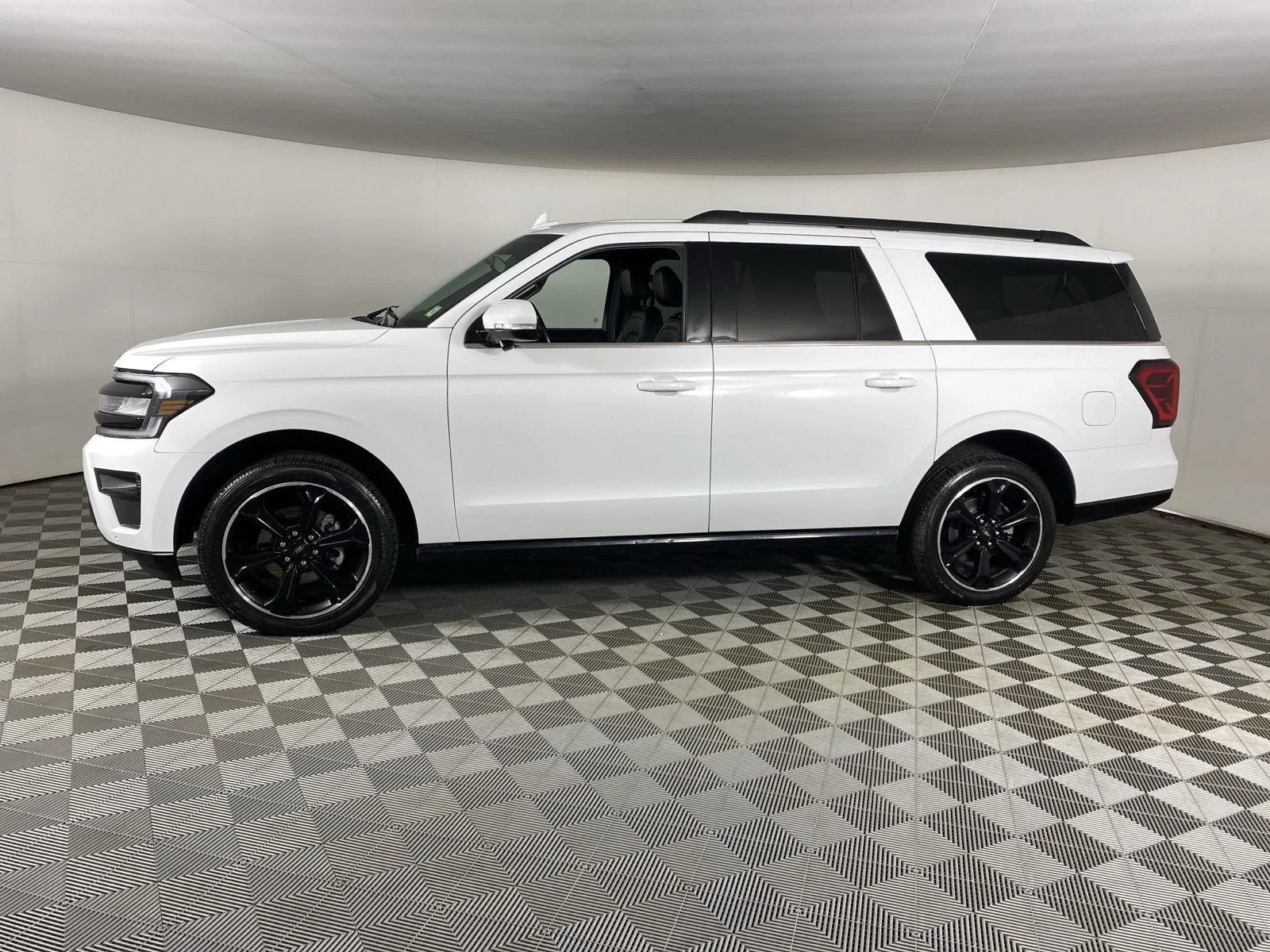 Used 2024 Oxford White Ford Limited image 14