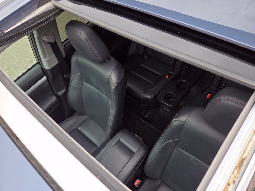 Used 2016 Blue Toyota XLE V6 image 34
