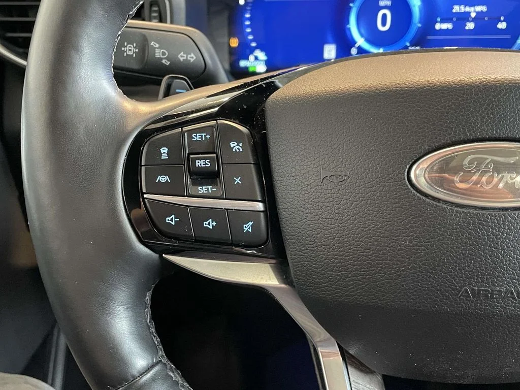 Used 2021 Silver Metallic Ford Platinum image 38