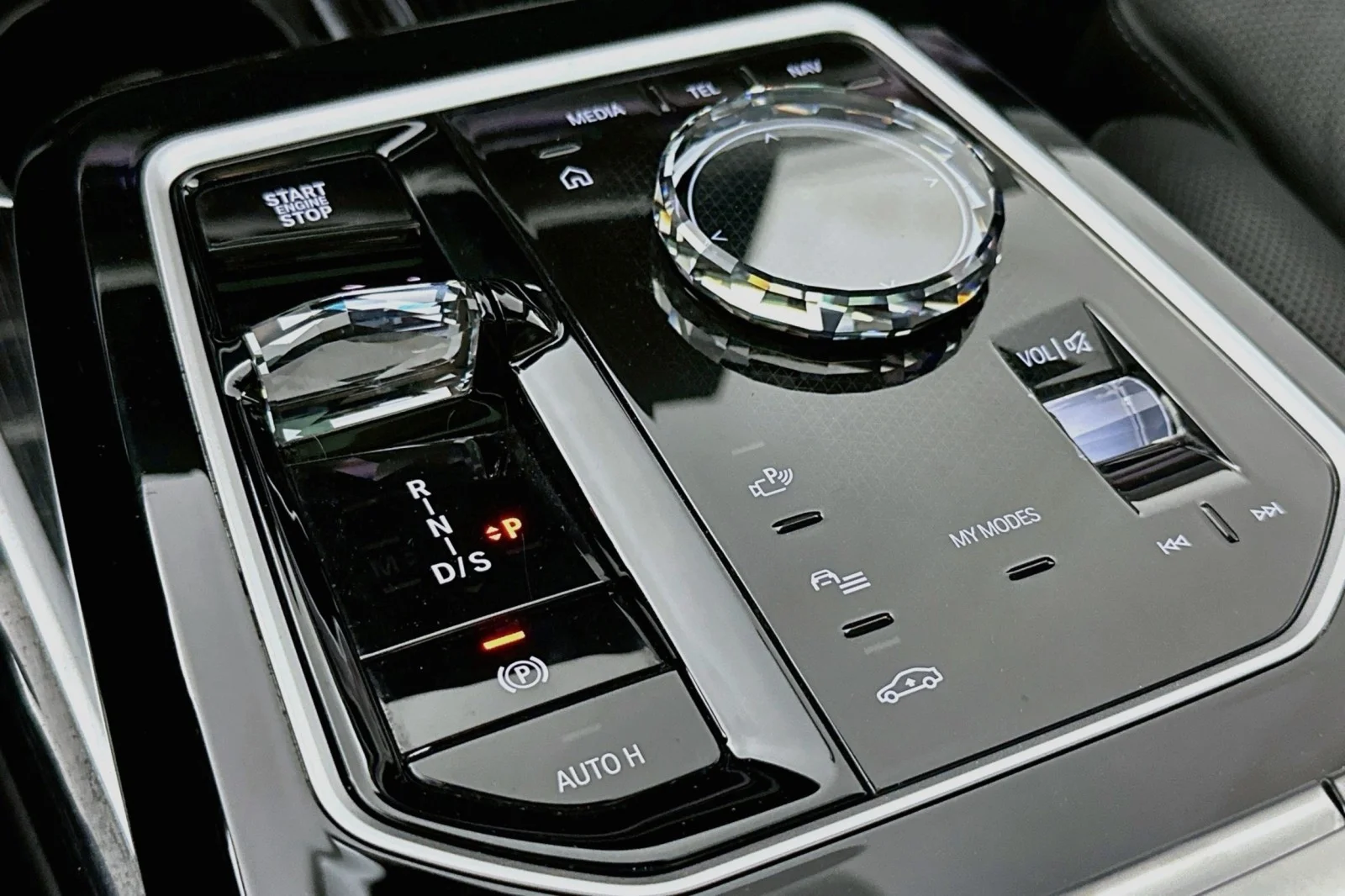 Used 2026 Black Sapphire Metallic BMW 740i xDrive image 7