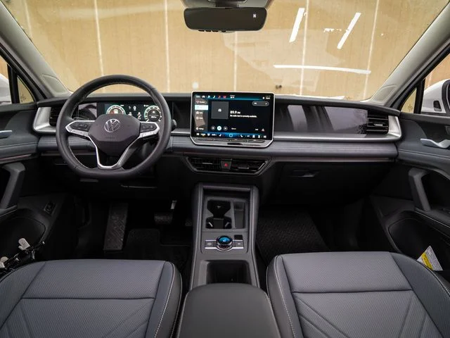New 2026 White/off-white Volkswagen 2.0T SE image 11
