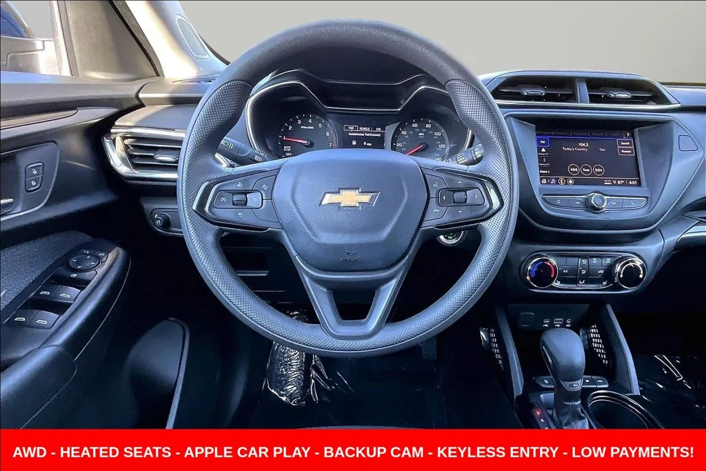 Used 2022 Blue Chevrolet LT image 8